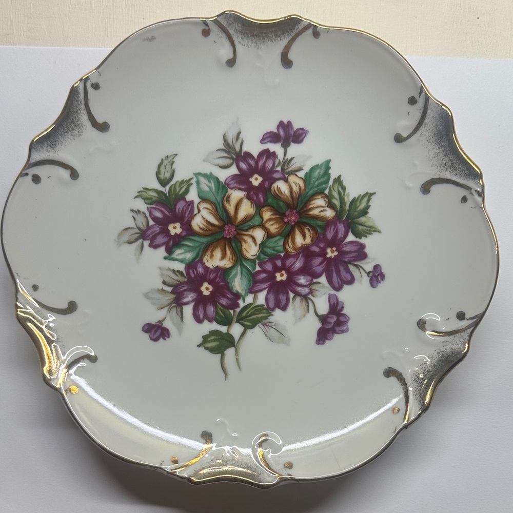 Japanese Porcelain Decorative Plate with Gold Accents